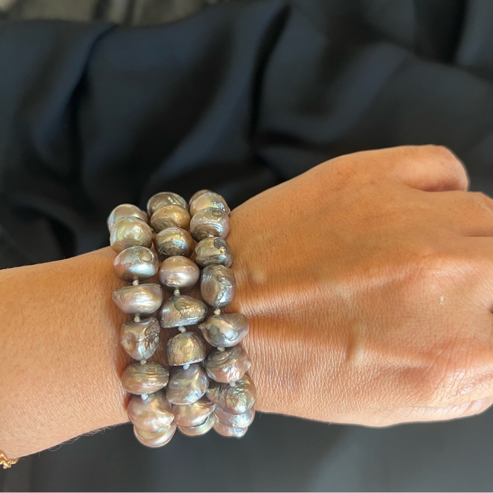 Three strand black pearl bracelet